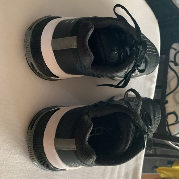 Nike metcon runners. Worn 2 x. Bought wrong size in Vegas. Great 4 activities - Picture 3 of 8
